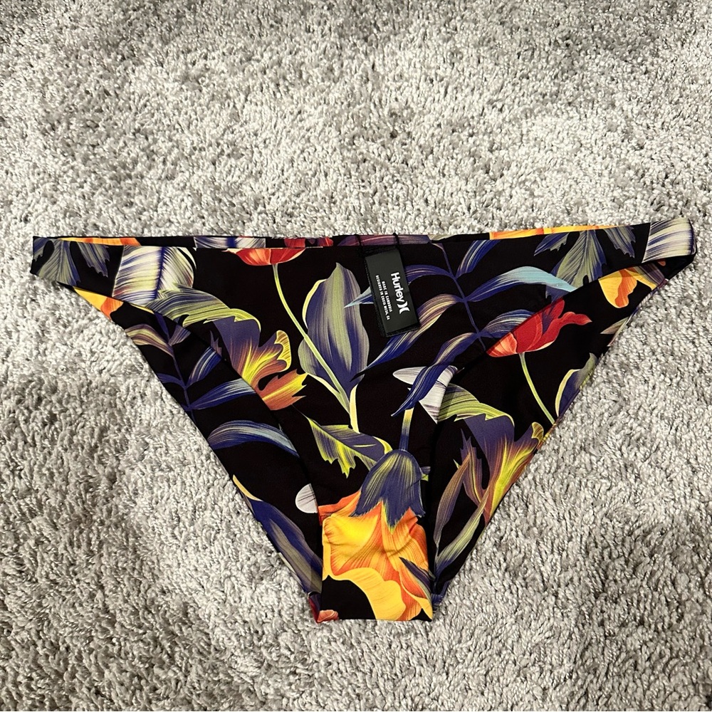 Hurley swimsuit bottoms like new